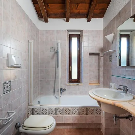 Villa 21 *